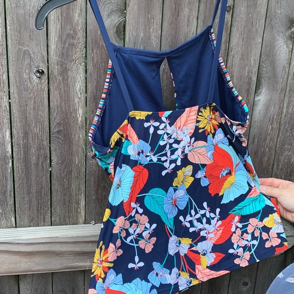 Ellen Tracy size 14 tankini top. - Picture 3 of 4